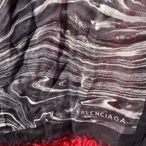 Balenciaga Black and White Swirl Scarf - Picture 2 of 5
